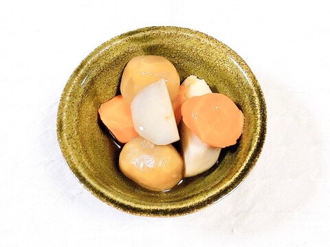 簡単⭐里芋と人参と玉こんにゃくの煮物